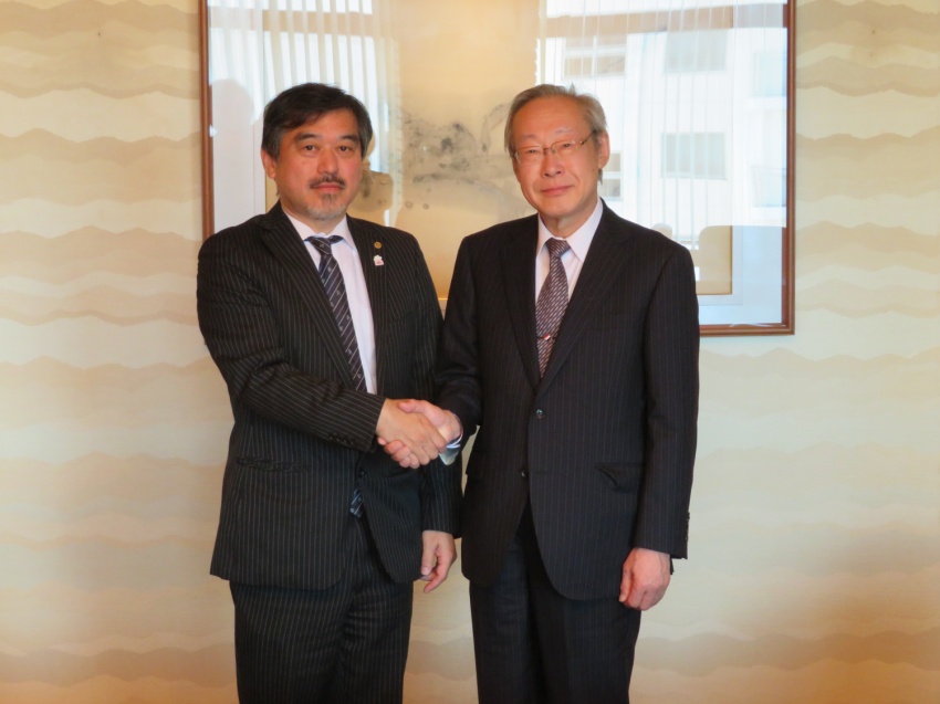 佐藤俊夫hiecc会長と宮元会長 北海道行政書士会 佐藤俊夫hiecc会長と宮元会長 北海道行政書士会